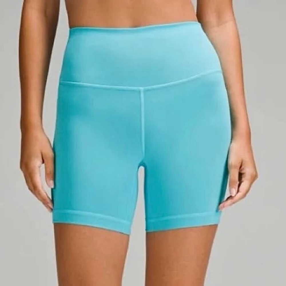 Lululemon Wunder Train High-Rise Short 6" in Electric Turquoise - Size 6 (EUC)